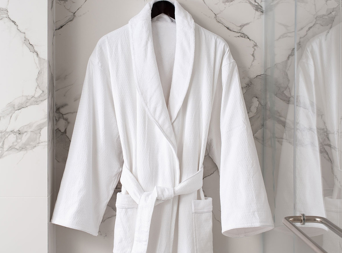 Albornoz de microfibra, Exclusivas toallas, albornoces, velas y más de W  Hotels
